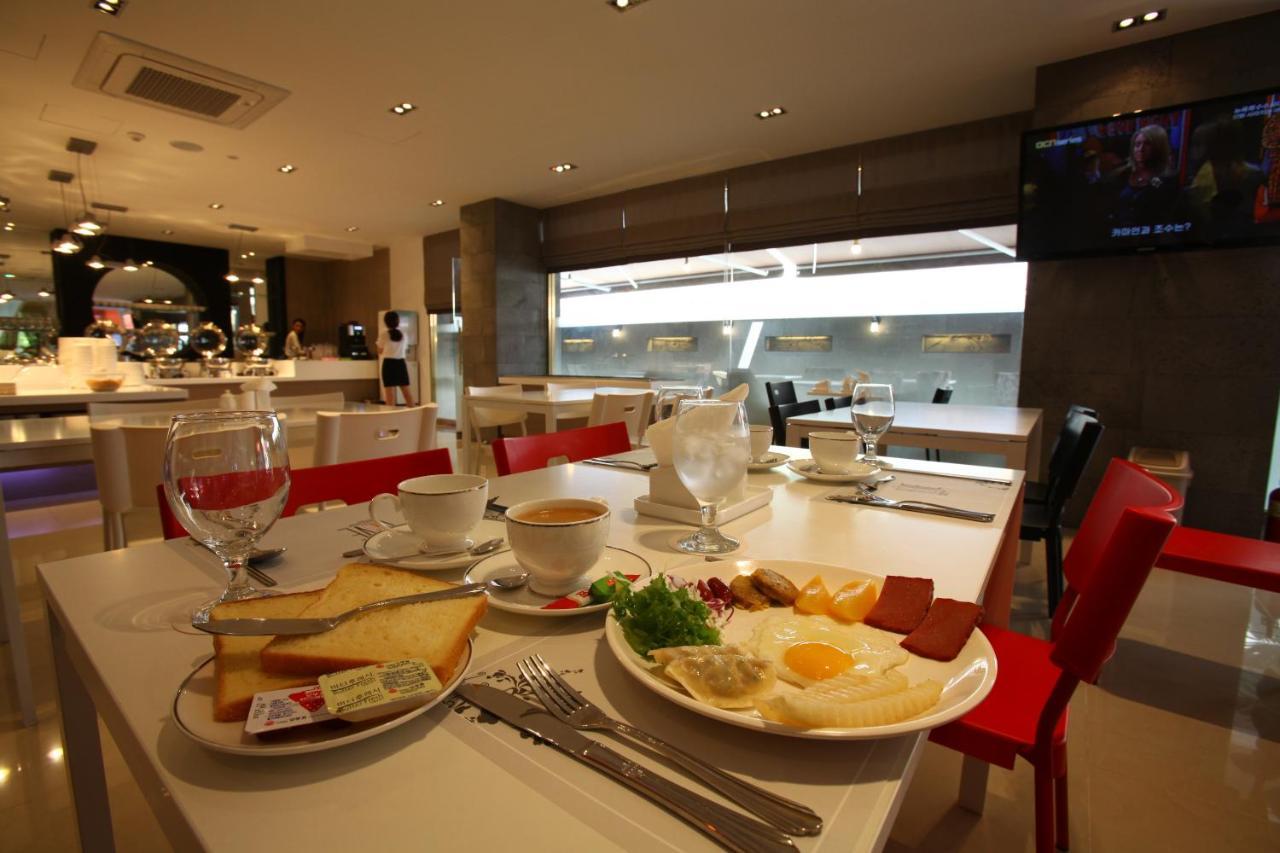 Suwon Reve Hotel Екстериор снимка