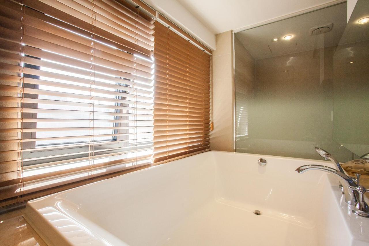 Suwon Reve Hotel Екстериор снимка