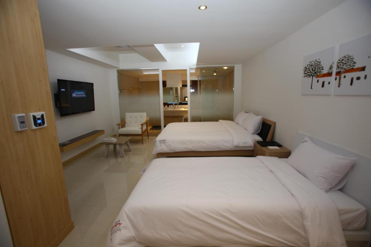 Suwon Reve Hotel Екстериор снимка