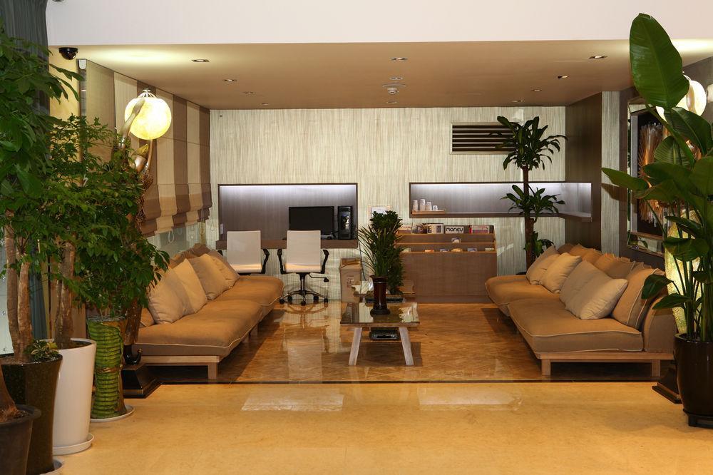 Suwon Reve Hotel Екстериор снимка