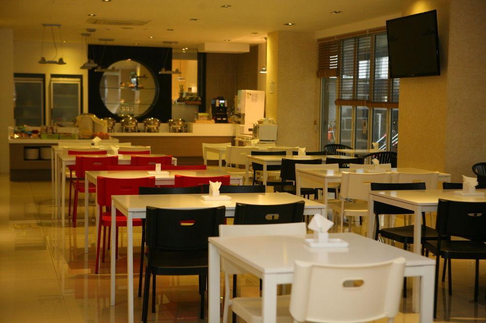 Suwon Reve Hotel Екстериор снимка
