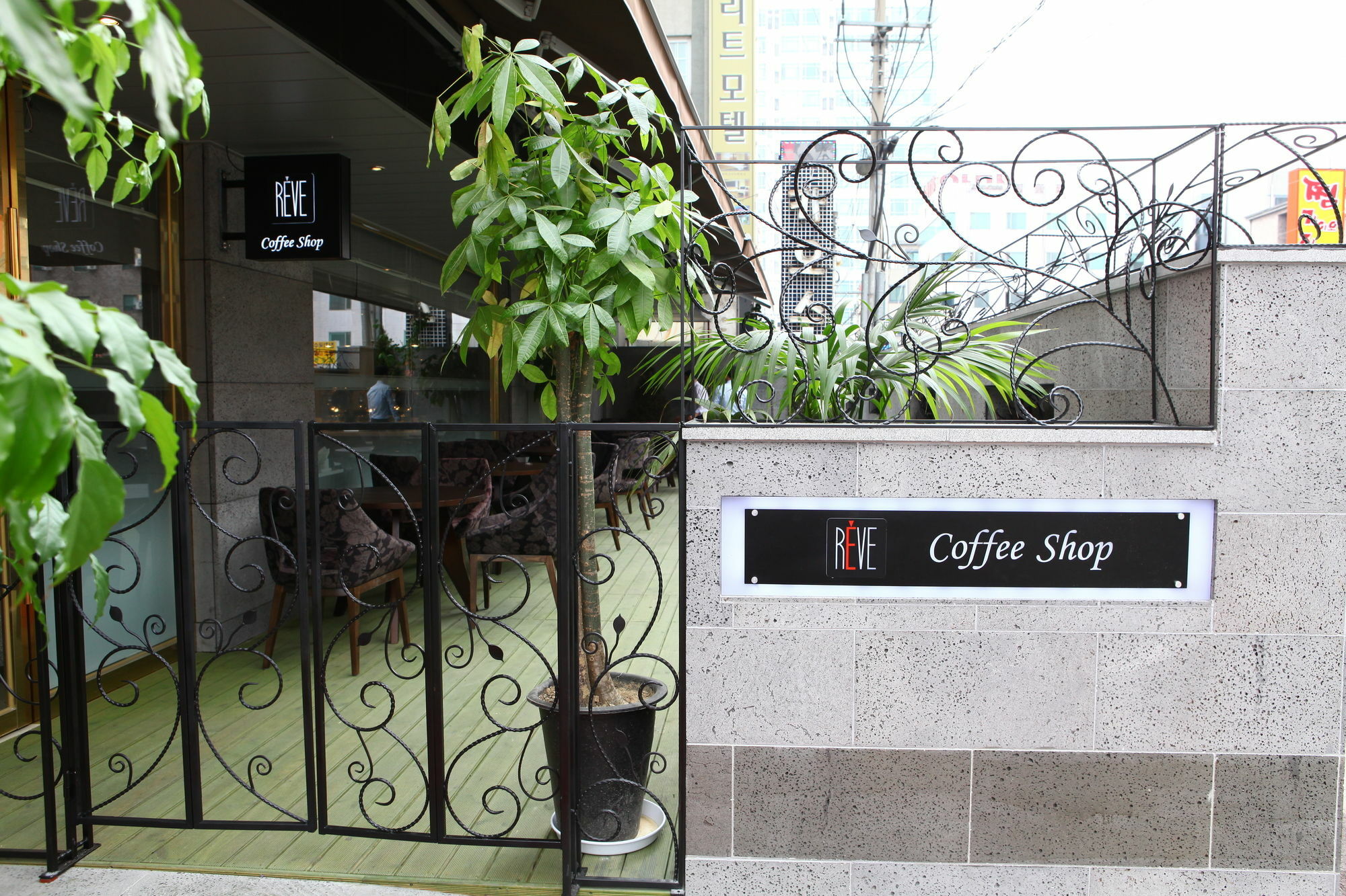 Suwon Reve Hotel Екстериор снимка