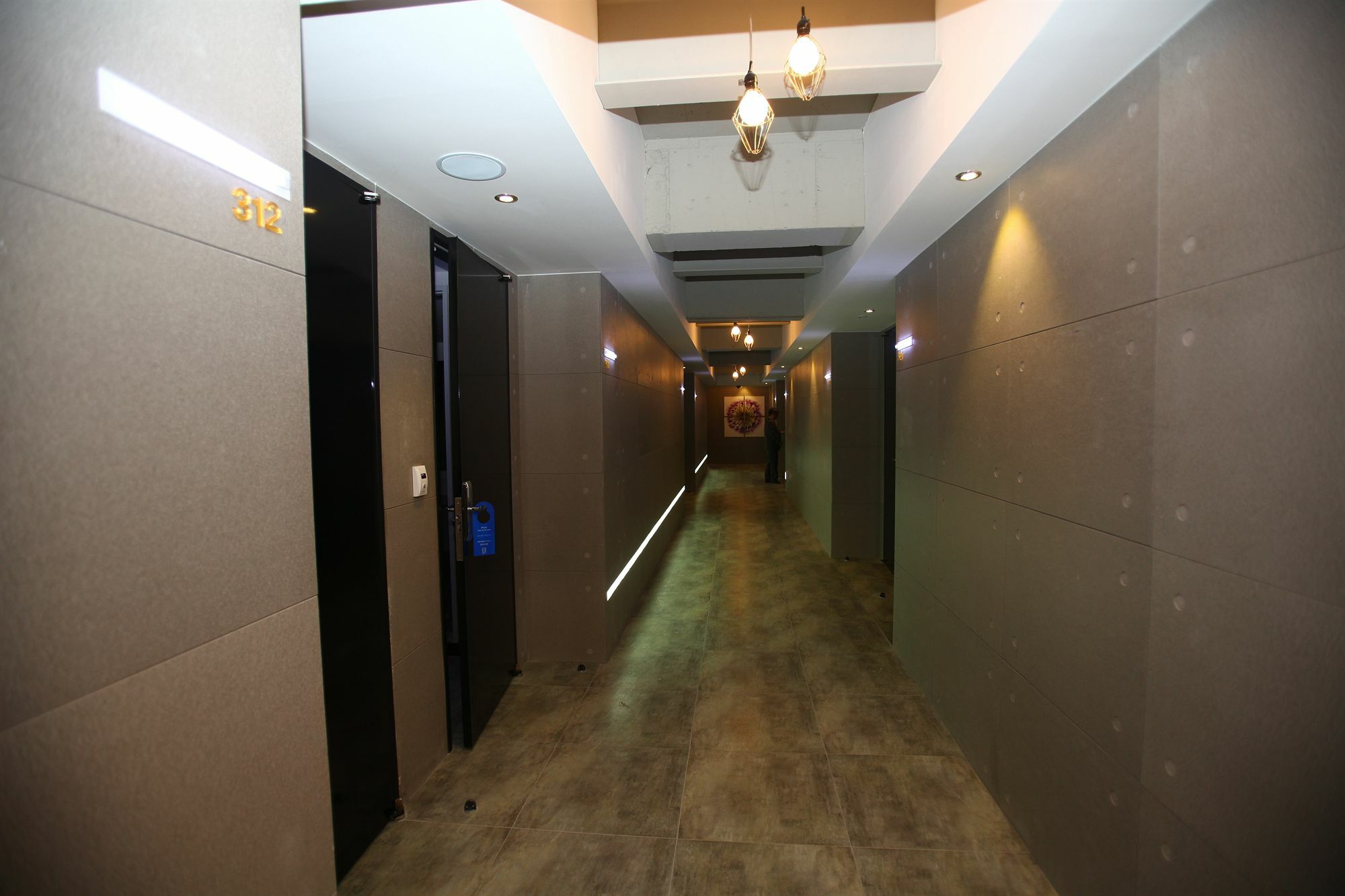 Suwon Reve Hotel Екстериор снимка