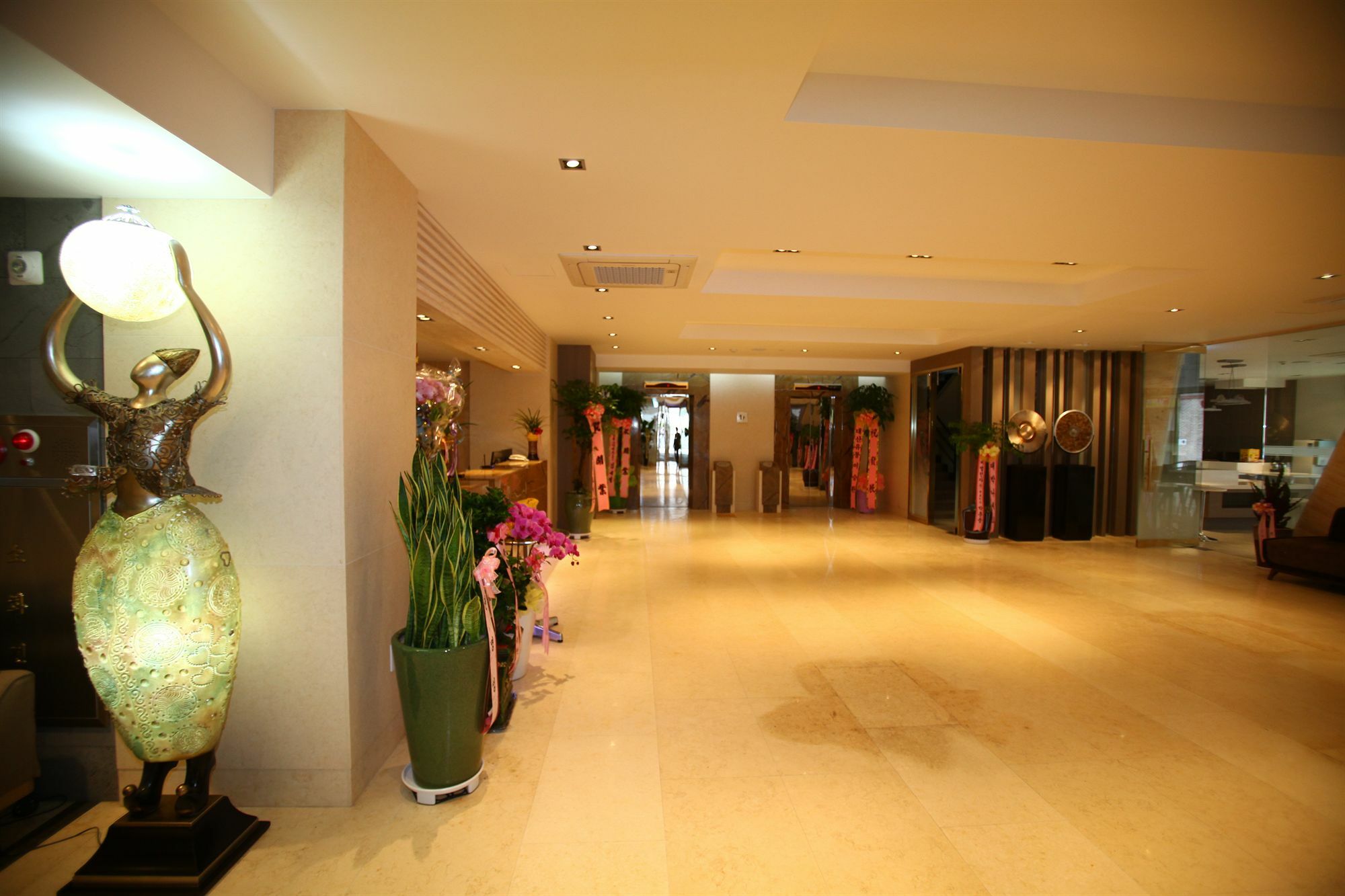 Suwon Reve Hotel Екстериор снимка